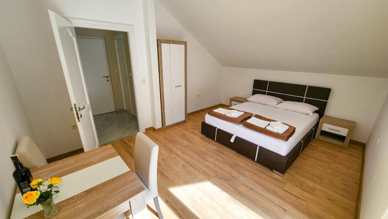 Apartments Maxi Katic Herceg Novi Exterior photo